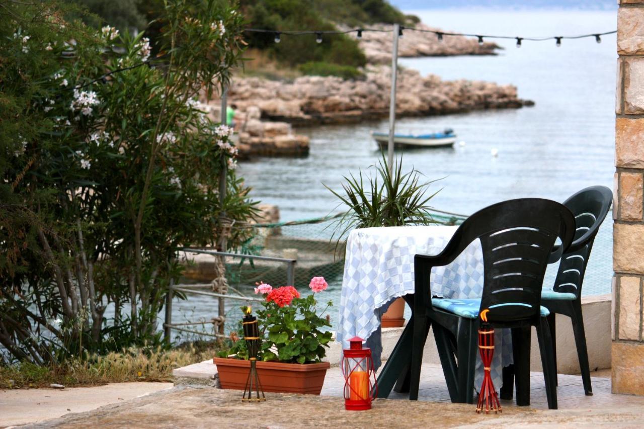 Apartments By The Sea Cove Zarace - Gdinj, Hvar - 2047 מראה חיצוני תמונה