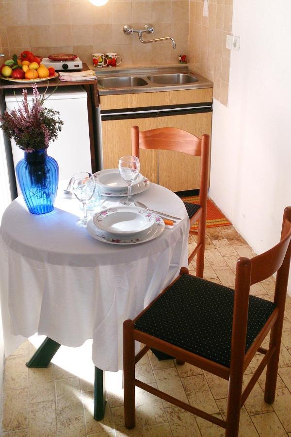 Apartments By The Sea Cove Zarace - Gdinj, Hvar - 2047 מראה חיצוני תמונה